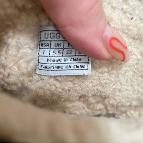 Ugg Swell Black Ankle Leather & Lambskin Winter Boots - Picture 5 of 7